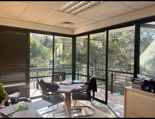 178M² OFFICE FOR SALE IN LYME PARK